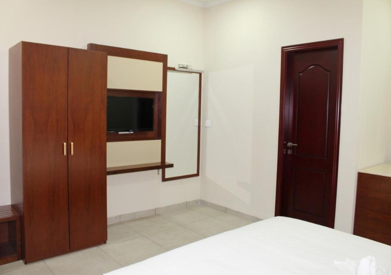 Ixoras Hotel Kinshasa Exterior photo