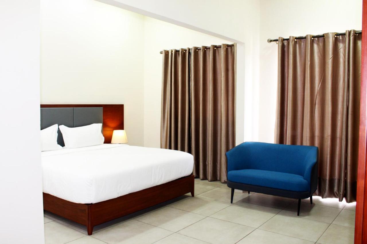 Ixoras Hotel Kinshasa Exterior photo