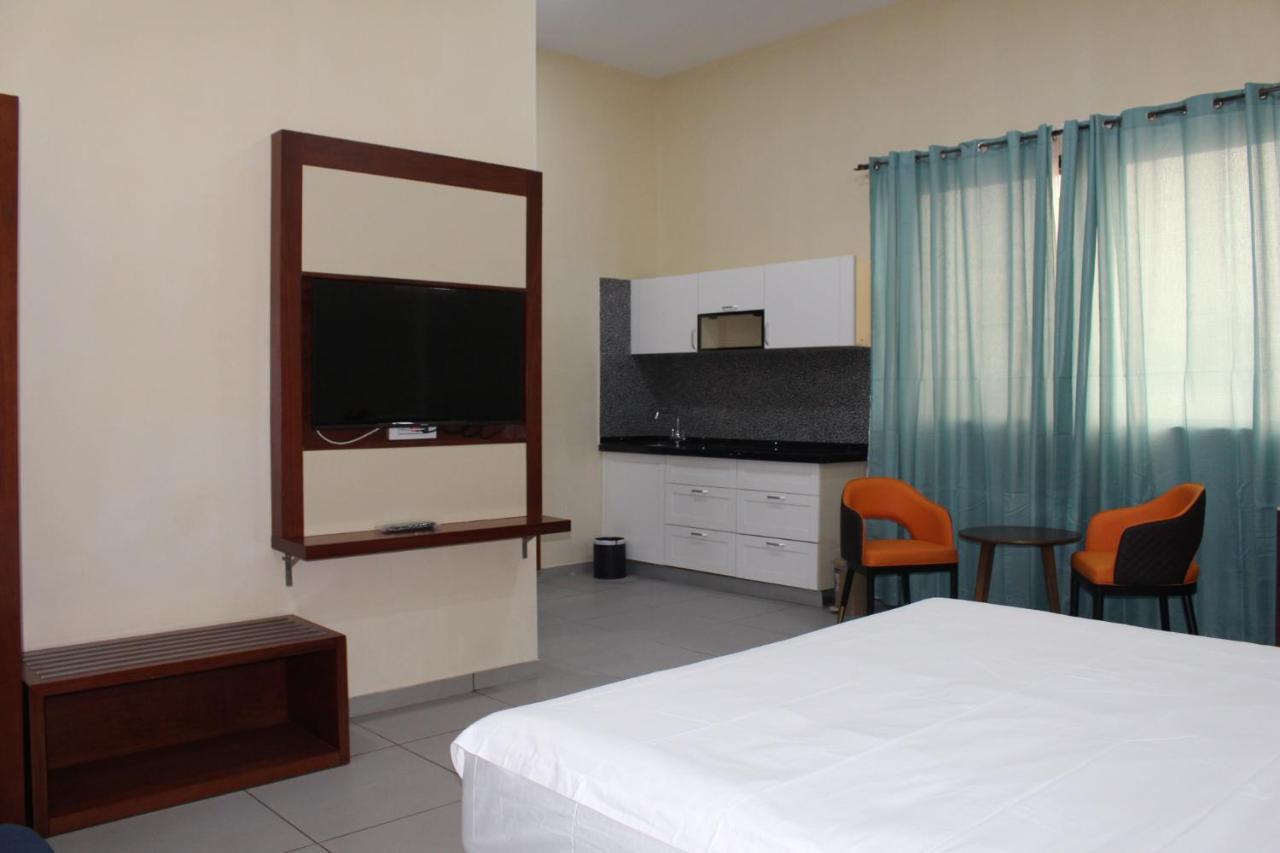 Ixoras Hotel Kinshasa Exterior photo