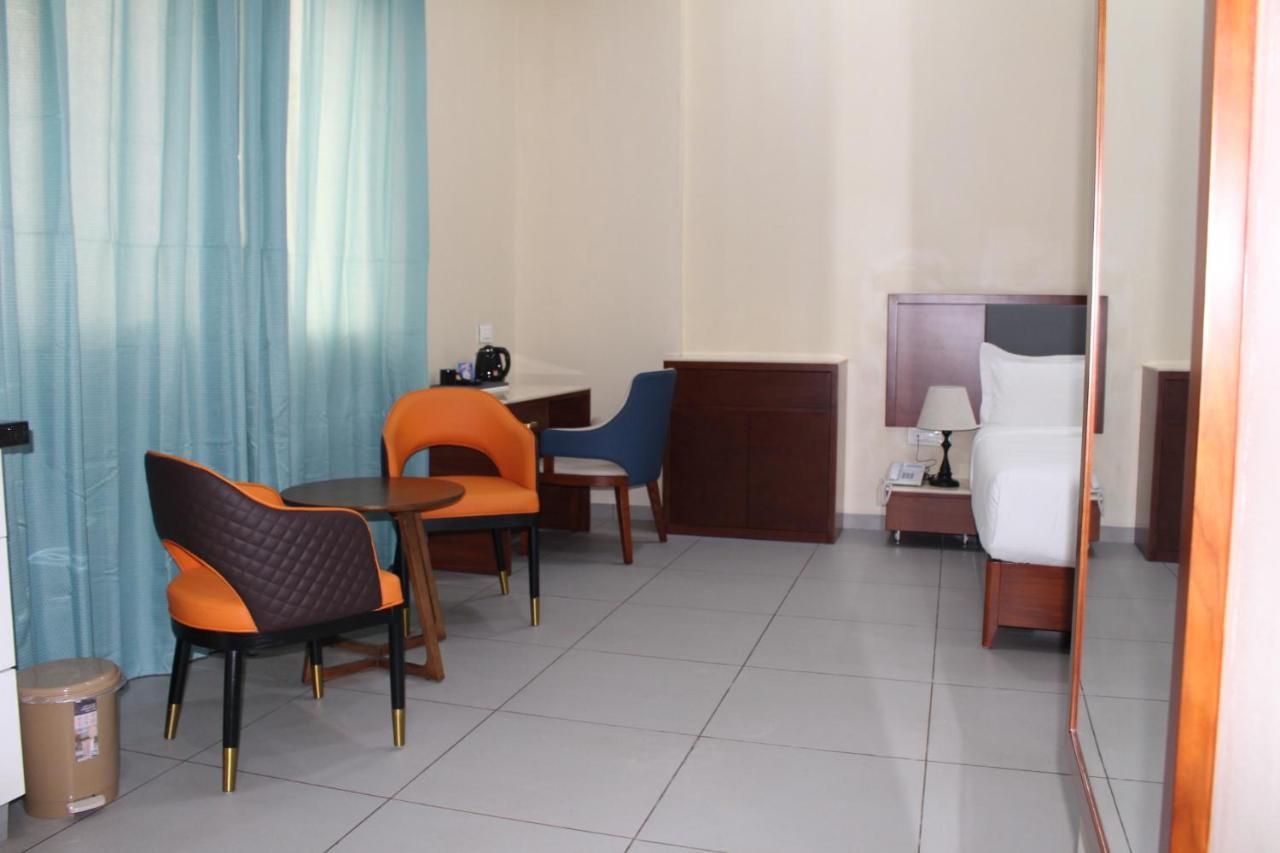 Ixoras Hotel Kinshasa Exterior photo