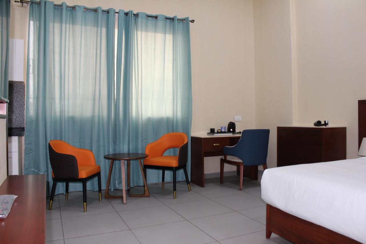 Ixoras Hotel Kinshasa Exterior photo