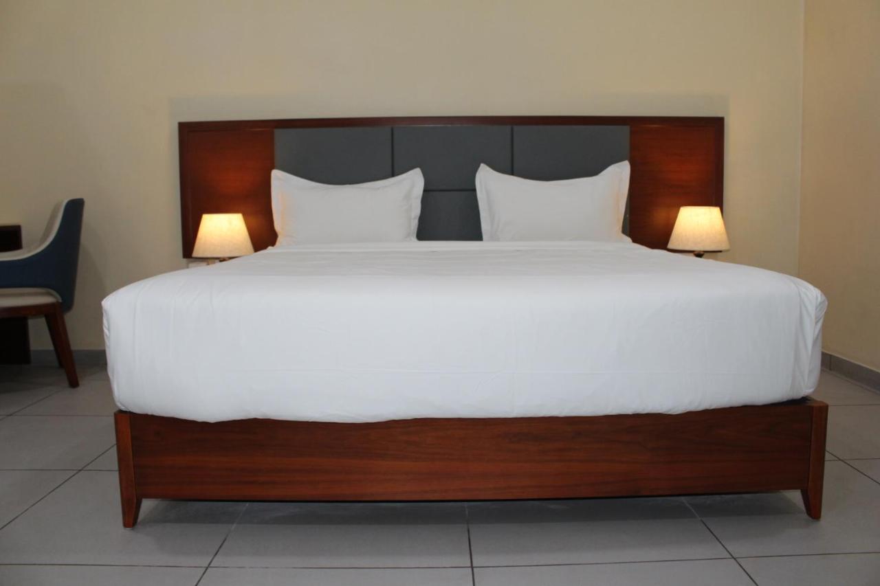 Ixoras Hotel Kinshasa Exterior photo