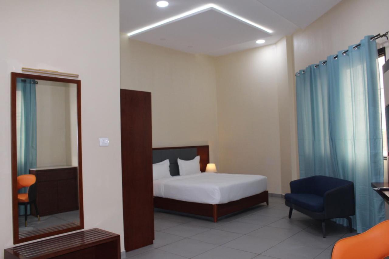 Ixoras Hotel Kinshasa Exterior photo