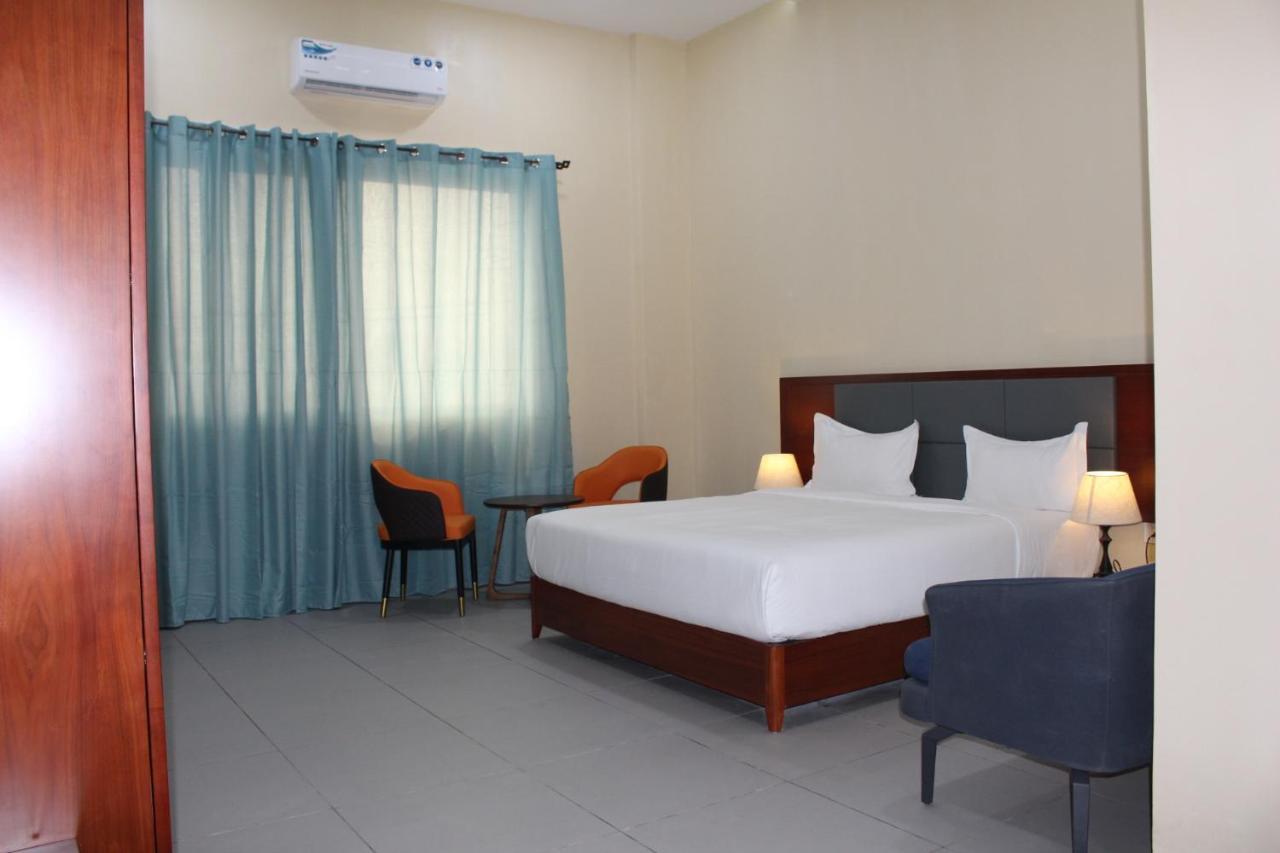 Ixoras Hotel Kinshasa Exterior photo